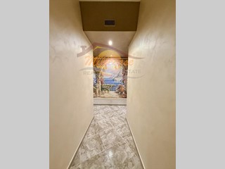 Appartamento in Vendita a Siracusa, zona Tivoli, 138'000&euro;, 283 m²