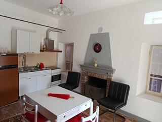 Trilocale in Affitto a Varano de' Melegari, zona Vianino, 600&euro;, 60 m²