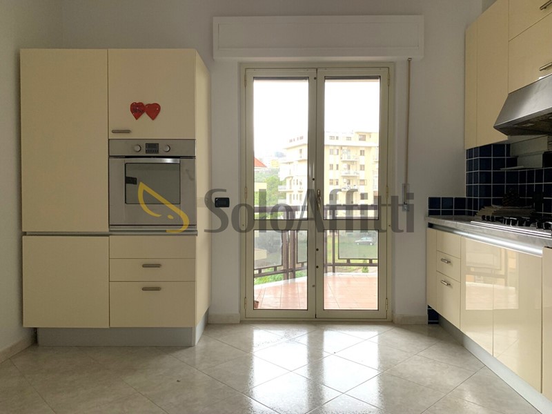 Trilocale in Affitto a Catanzaro, zona Cavita, 650&euro;, 120 m²