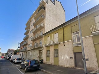 Bilocale in Vendita a Torino, zona Lucento, 69'000&euro;, 50 m²