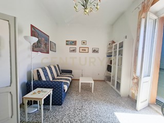 Trilocale in Vendita a Monte Argentario, zona Porto Santo Stefano, 190'000&euro;, 38 m², con Box