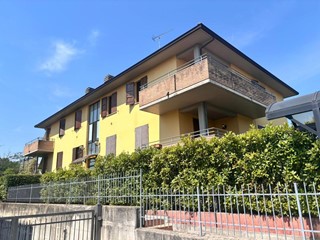 Appartamento in Vendita a Medesano, zona Ramiola, 175'000&euro;, 115 m²