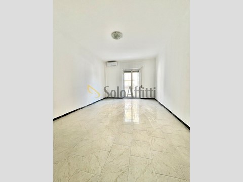 Quadrilocale in Affitto a Bari, zona LibertÃ, 750&euro;, 118 m²