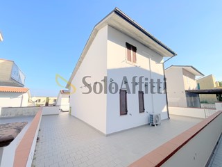 Trilocale in Affitto a Numana, zona Marcelli, 750&euro;, 64 m², arredato