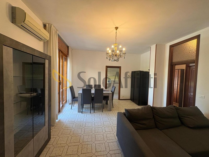 Quadrilocale in Affitto a Rimini, zona Ospedale, 800&euro;, 80 m², arredato