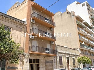 Appartamento in Vendita a Siracusa, zona Santuario Madonna Lacrime, 390'000&euro;, arredato