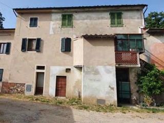 Appartamento in Vendita a Vicopisano, 63'750&euro;, 176 m²
