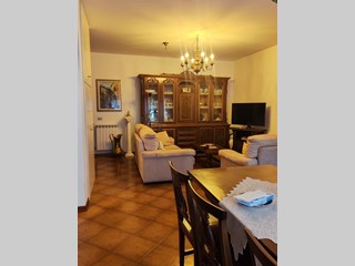 Appartamento in Vendita a Carrara, 245'000&euro;, 90 m²