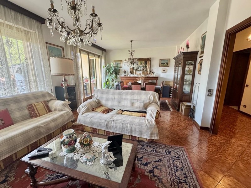 Appartamento in Vendita a Pisa, 365'000&euro;, 140 m², con Box