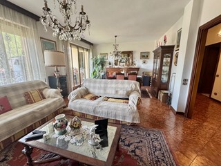 Appartamento in Vendita a Pisa, 365'000&euro;, 140 m², con Box