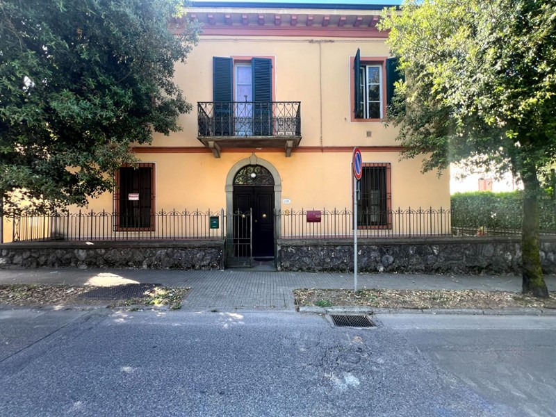 Appartamento in Vendita a Barga, 240'000&euro;, 120 m², arredato