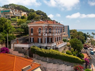 Appartamento in Vendita a Imperia, 1'450'000&euro;, 279 m²