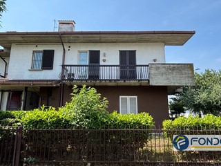 Appartamento in Vendita a Palazzolo sull'Oglio, 225'000&euro;, 150 m²