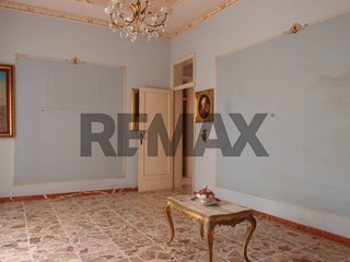 Quadrilocale in Vendita a Trapani, 87'000&euro;, 125 m²