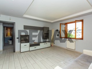 Quadrilocale in Vendita a Catania, 115'000&euro;, 90 m²