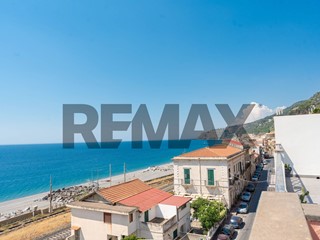 Attico in Vendita a Scaletta Zanclea, 118'000&euro;, 152 m²