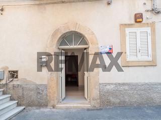 Bilocale in Vendita a Mirabella Imbaccari, 18'000&euro;, 70 m²