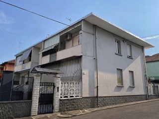 Quadrilocale in Vendita a Collegno, 148'000&euro;, 95 m²