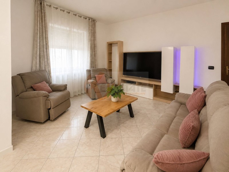 Appartamento in Vendita a Porto Torres, 160'000&euro;, 136 m²
