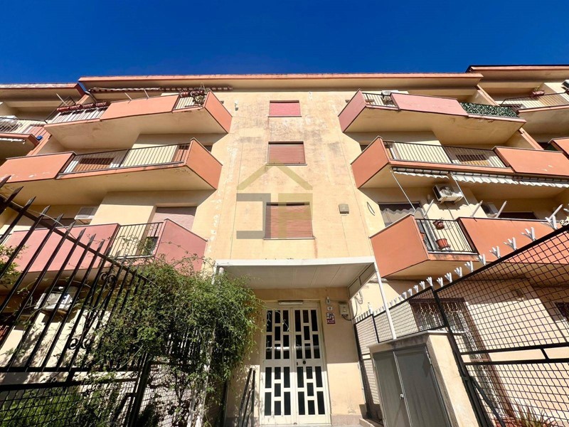 Quadrilocale in Vendita a Palermo, 120'000&euro;, 92 m²