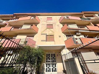 Quadrilocale in Vendita a Palermo, 120'000&euro;, 92 m²