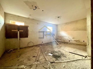 Quadrilocale in Vendita a Ficarazzi, 70'000&euro;, 150 m²