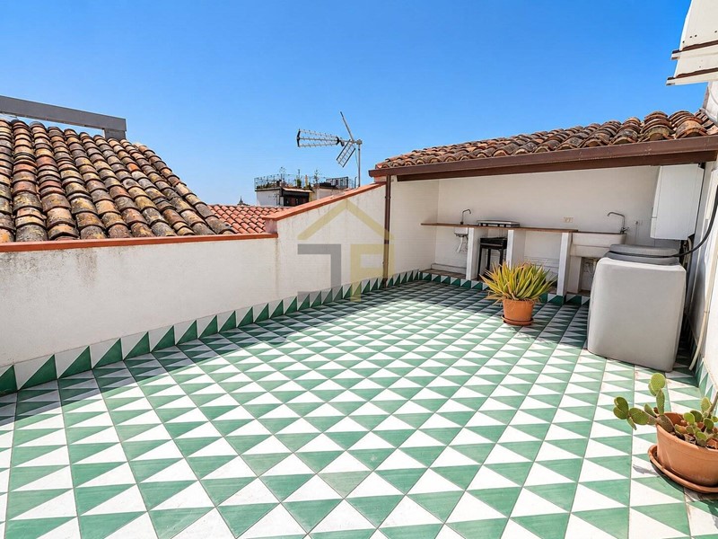 Quadrilocale in Affitto a Palermo, 1'200&euro;, 108 m²