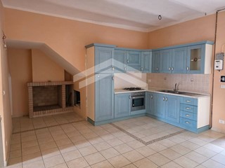 Quadrilocale in Vendita a Guardialfiera, 28'000&euro;, 100 m²