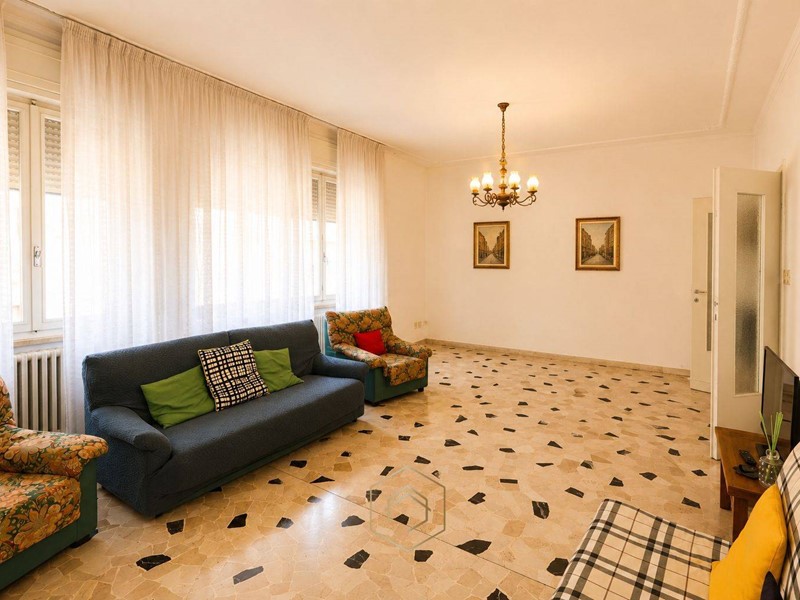 Trilocale in Vendita a Ferrara, 180'000&euro;, 90 m²