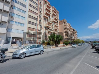 Appartamento in Vendita a Palermo, 325'000&euro;, 120 m²