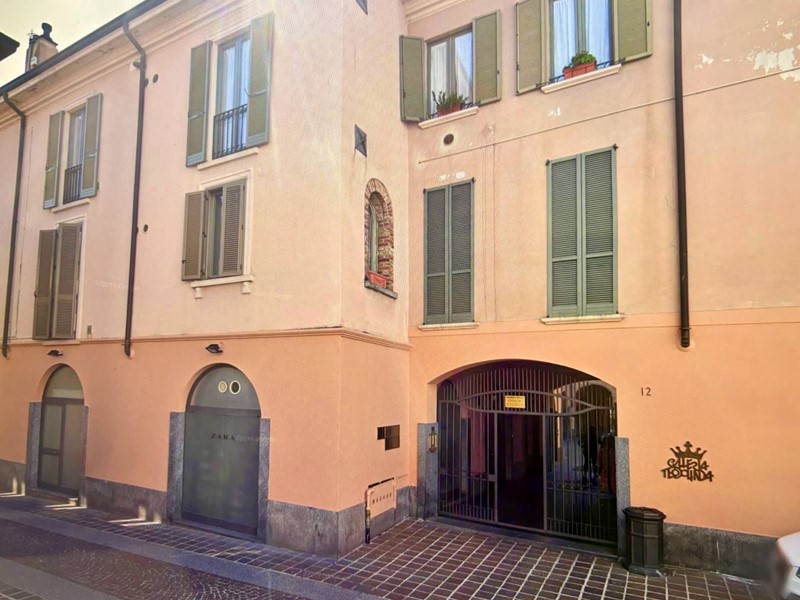Quadrilocale in Affitto a Monza, 2'500&euro;, 147 m²