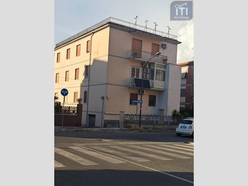 Trilocale in Vendita a Aprilia, 165'000&euro;, 120 m²