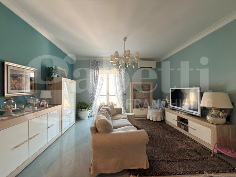 Quadrilocale in Affitto a Bacoli, 1'400&euro;, 120 m², arredato