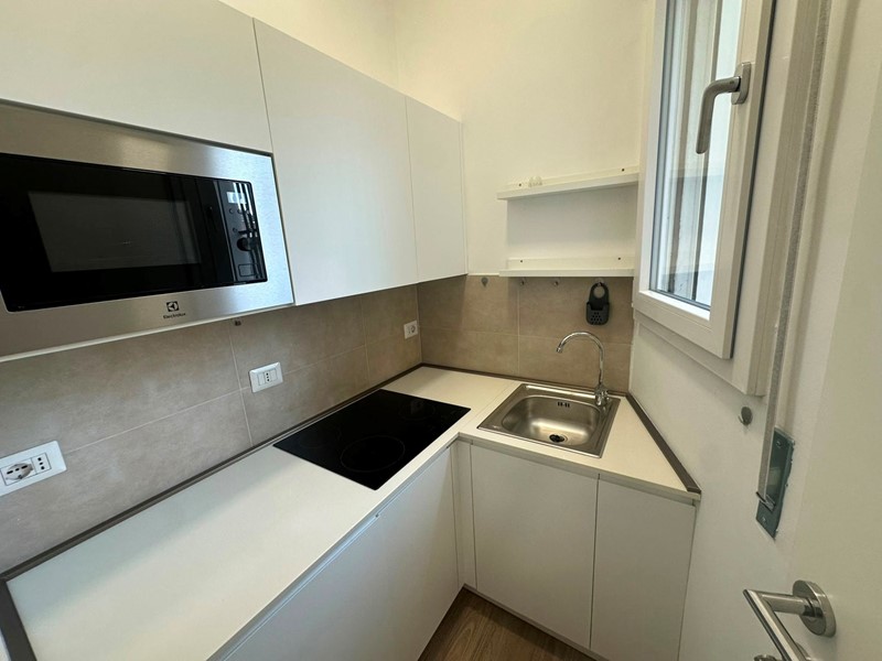 Monolocale in Vendita a Milano, 730&euro;, 37 m², arredato