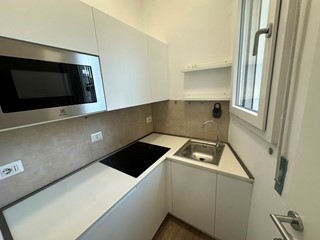 Monolocale in Vendita a Milano, 730&euro;, 37 m², arredato
