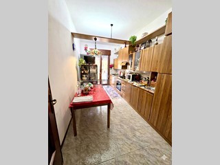 Appartamento in Vendita a Rovigo, zona Commenda Est, 159'000&euro;, 110 m², con Box