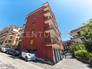 Appartamento in Vendita a San Giovanni la Punta, 132'000&euro;, 147 m²