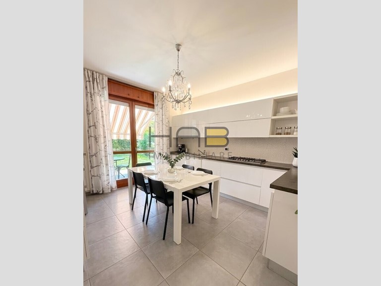 Trilocale in Vendita a Busto Arsizio, 320'000&euro;, 116 m², con Box