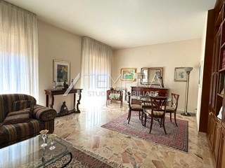 Appartamento in Vendita a Adrano, 149'000&euro;, 220 m²