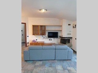 Trilocale in Affitto a Solbiate Arno, 750&euro;, 90 m², arredato, con Box