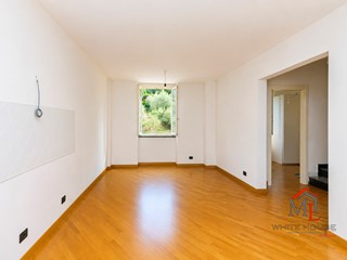 Appartamento in Vendita a Genova, zona Voltri, 96'000&euro;, 77 m²