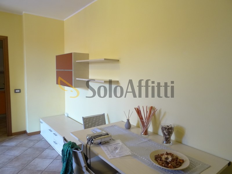 Bilocale in Affitto a Lonate Pozzolo, zona Paesi limotrofi, 500&euro;, 50 m², arredato