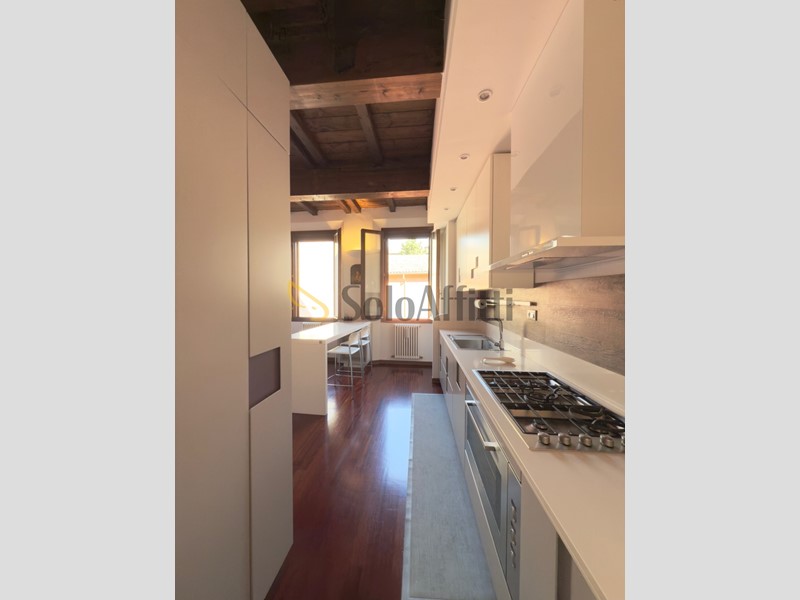 Appartamento in Affitto a Faenza, zona Centro Storico, 1'000&euro;, 100 m², arredato