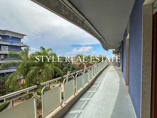 Appartamento in Vendita a Siracusa, zona Scala Greca, 245'000&euro;, 341 m²