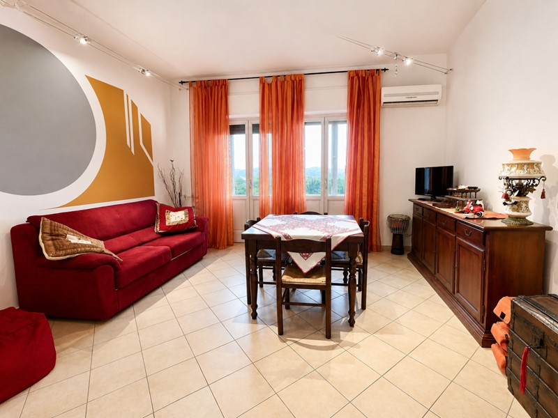 Quadrilocale in Vendita a Lajatico, 128'000&euro;, 97 m², arredato