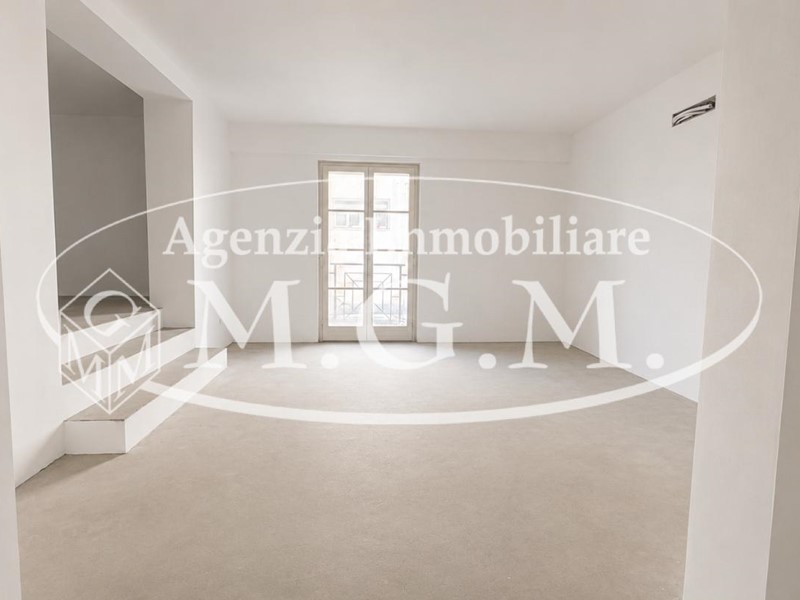 Appartamento in Vendita a Pontedera, 330'000&euro;, 140 m²