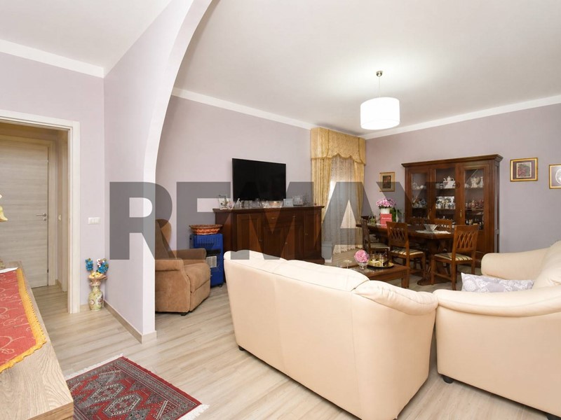 Trilocale in Vendita a Belpasso, 115'000&euro;, 113 m²