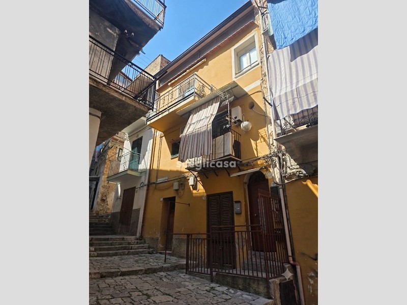 Trilocale in Vendita a Palermo, 50'000&euro;, 73 m²