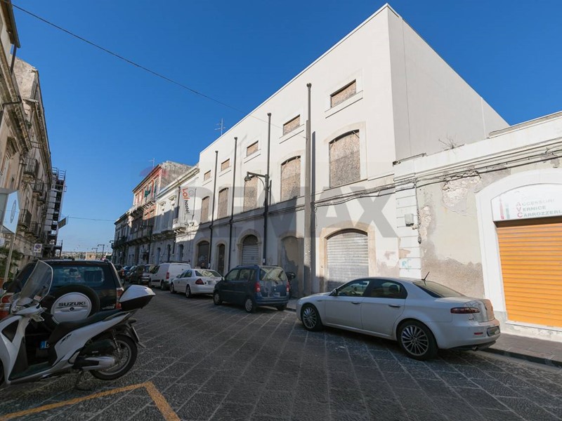 Appartamento in Vendita a Siracusa, 1'150'000&euro;, 1500 m², con Box