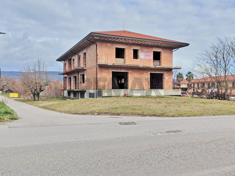 Appartamento in Vendita a Telese Terme, 297'000&euro;, 790 m², con Box